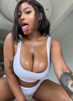 Queen Nora – American escort in Nagoya