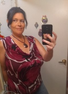 Ash – Canadian escort in Ottawa