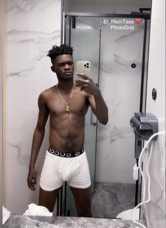 Corps À Corps X – Ivorian Male escort in Abidjan