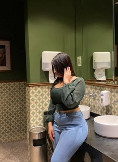 Lyn Lyn – Vietnamese escort in Monaco