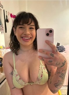 Maya – American escort in Bournemouth