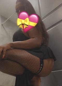 Coco – American escort in Washington