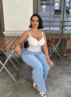 Sandra – British escort in Milan