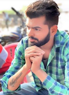 Abhi – Male adult performer in Lucknow