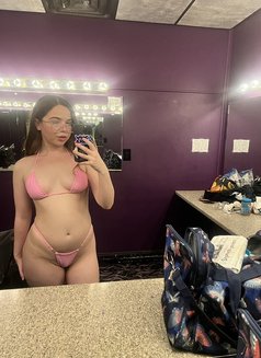 Cairra – American escort in Quebec City