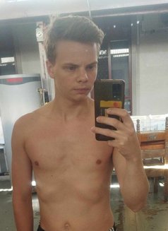 Damon – Belgian Male escort in Melbourne