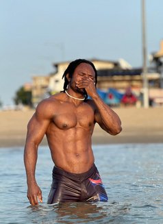 Kingblaxk – Cameroonian Male escort in Shanghai