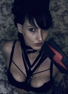 Madam Rabbit – Canadian dominatrix in Vancouver