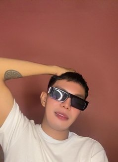 Serjes (Serious & Naughty) – Filipino Male escort in London, Ontario