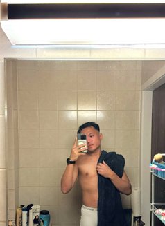 Slambotxxx – Filipino masseur in Madrid