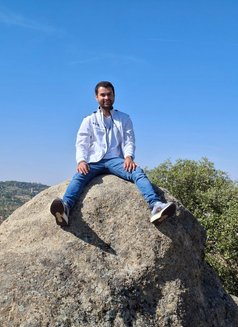 Yuvi – Nepalese Male escort in Malta